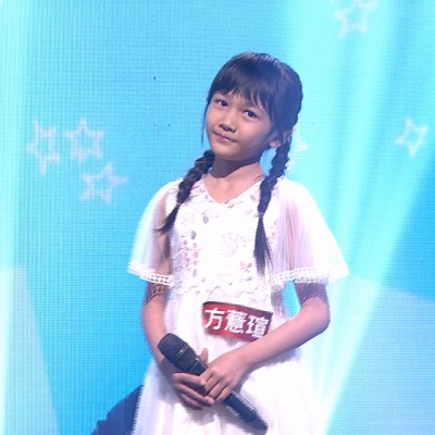 【甜美音色小可愛 ‒ 方薏瑄】以清澈甜美的音色征服舞台，總能帶來最療癒的表演。