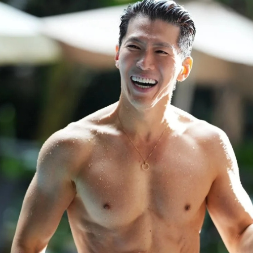 黃少祺｜戲劇暖男代表+深邃八塊肌肉，依舊帥氣如初登場！