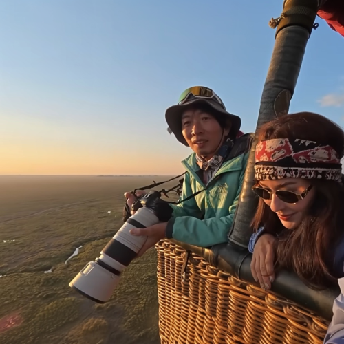 【賽倫蓋堤｜草原之上的上帝視角】為征服吉力馬札羅而踏上的前哨任務，卻在賽倫蓋堤國家公園迎來難忘震撼。搭上熱氣球升空，從高空直擊草原五霸與動物大遷徙，那一刻，熱血與敬畏同時湧上心頭。